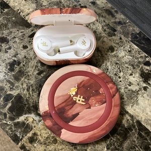 Airtime Luxe 2 wireless ear plugs